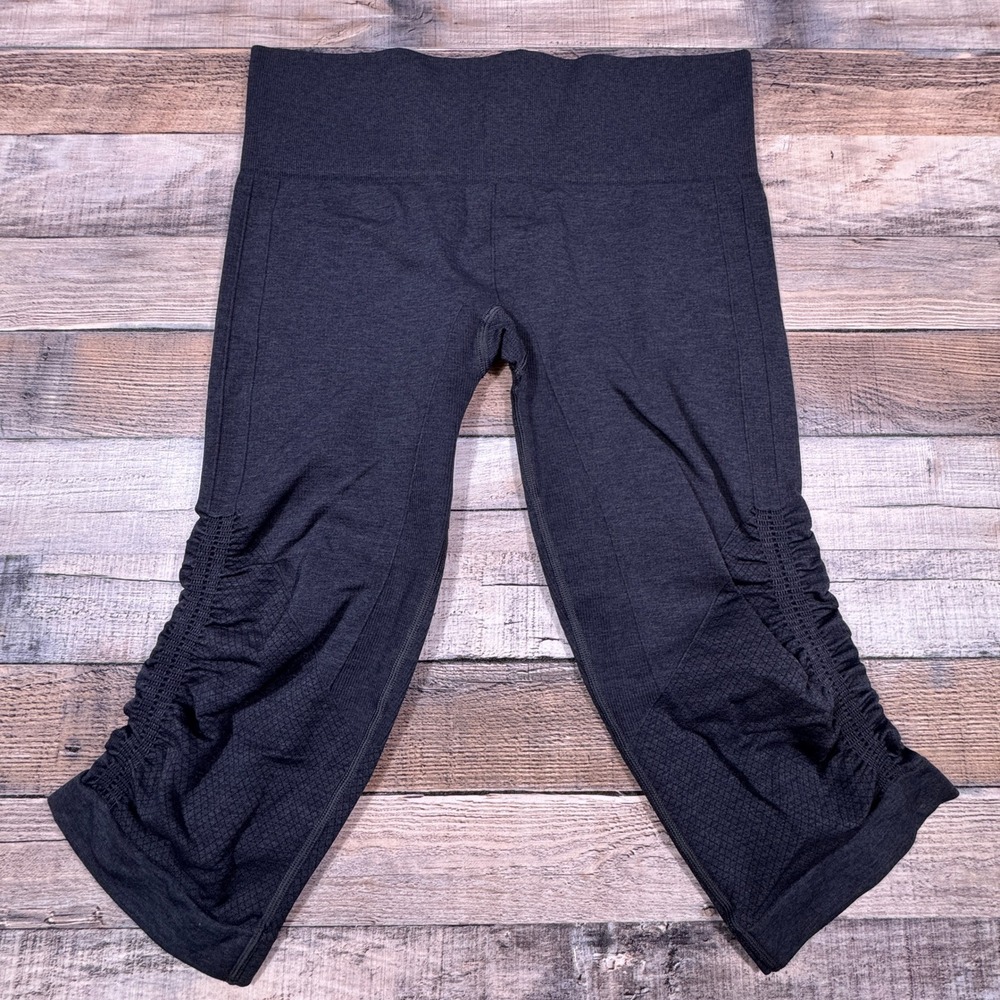 Lululemon In The Flow Womens Seamless Cropped Gray Leggings Ruched Legs Size 8